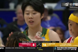 旅美女篮球员！邓雨婷疯三出战16分钟！5投2中得6分3板